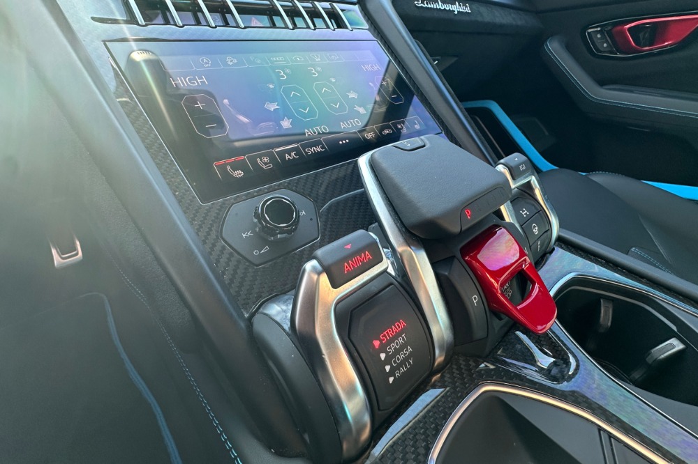 2024 Lamborghini Urus Performante - Photo 9