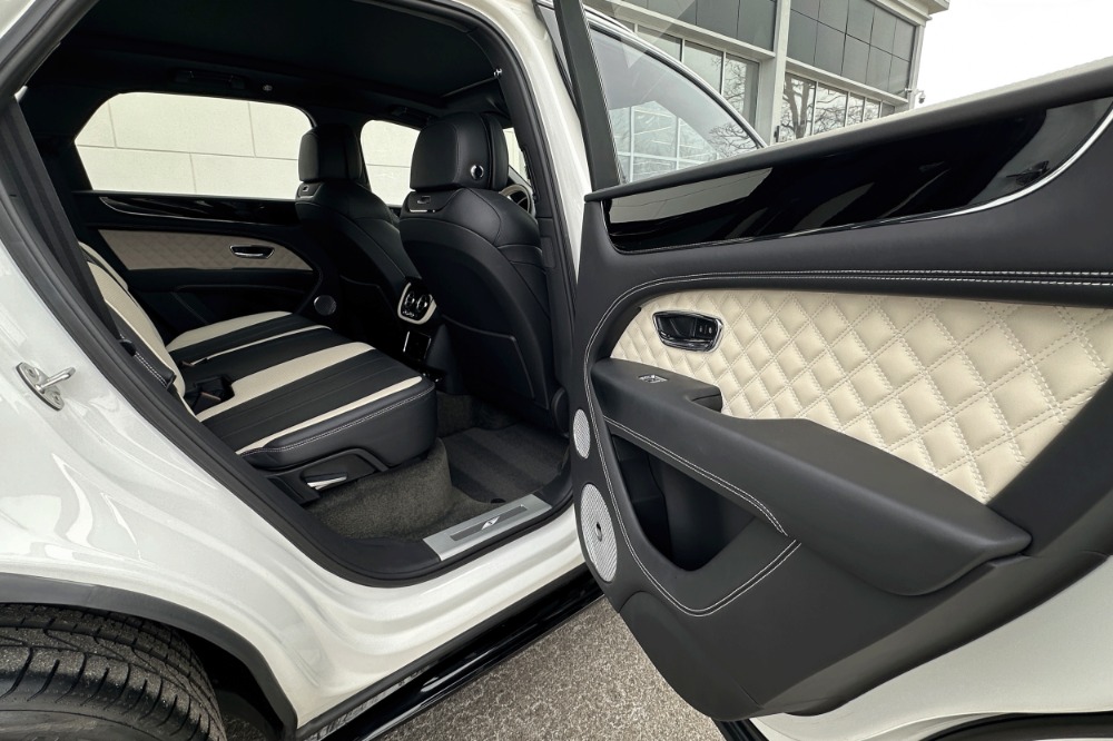 2022 Bentley Bentayga S - Photo 17