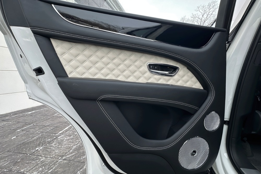 2022 Bentley Bentayga S - Photo 7