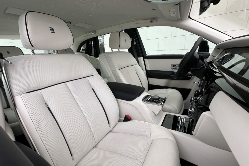 2023 Rolls-Royce Phantom Base - Photo 13