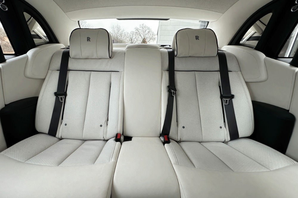2023 Rolls-Royce Phantom Base - Photo 15