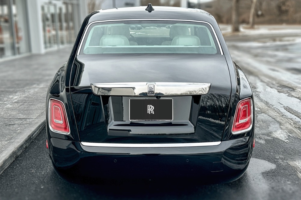 2023 Rolls-Royce Phantom Base - Photo 18