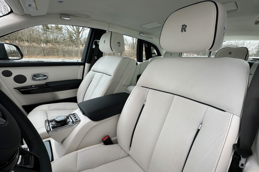2023 Rolls-Royce Phantom Base - Photo 9