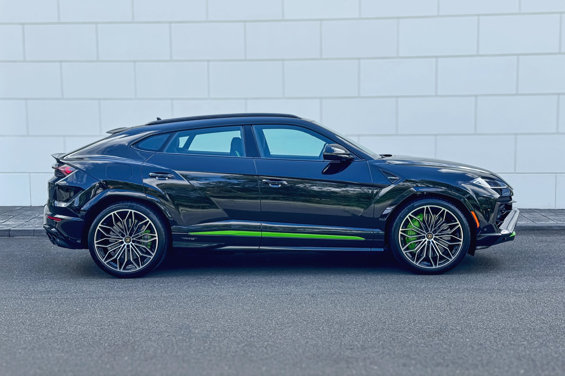 Used 2025 Lamborghini Urus SE For Sale (Sold) | Lamborghini Long