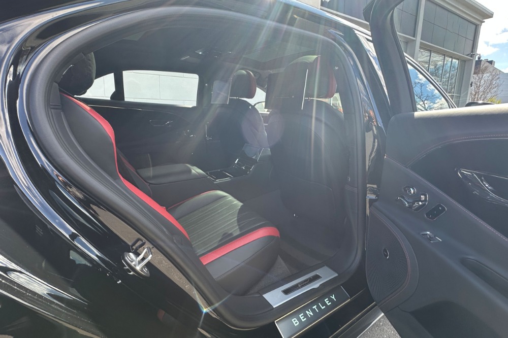 2023 Bentley Flying Spur Mulliner - Photo 17